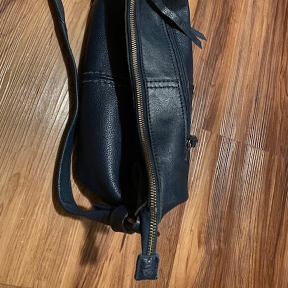 The Sak Leather Shoulder Bag - Picture 15 of 15